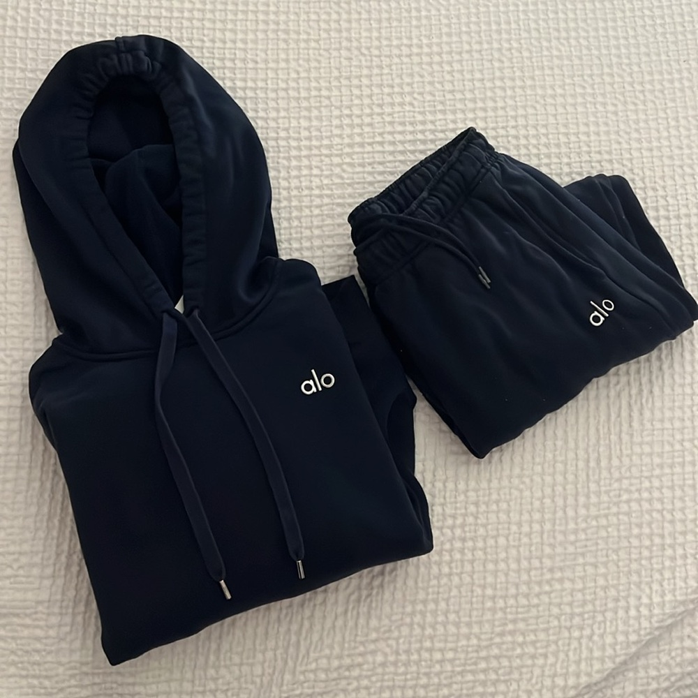 Alo Yoga Set